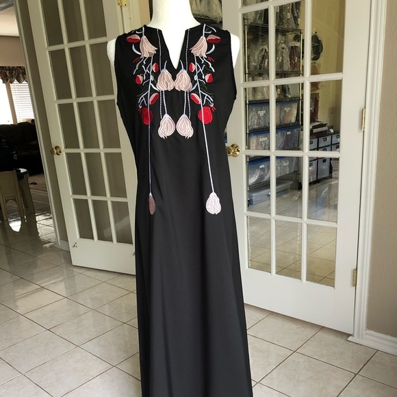 NEW Floral Maxi Dress - Picture 2 of 8